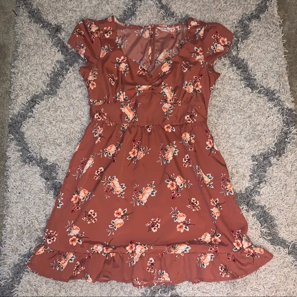 Cute summer dress - Picture 1 of 3